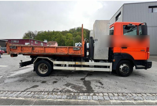 Nissan Atleon 80.19 - Hook lift truck+tipper - Camion ampliroll: photos 5 Nissan Atleon 80.19 - Hook lift truck+tipper - Camion ampliroll: photos 5