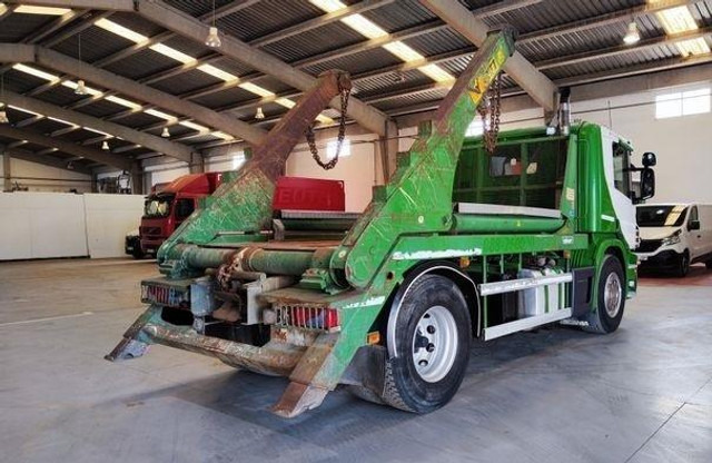 Scania P360 Hyvalift - Camion multibenne: photos 3 Scania P360 Hyvalift - Camion multibenne: photos 3