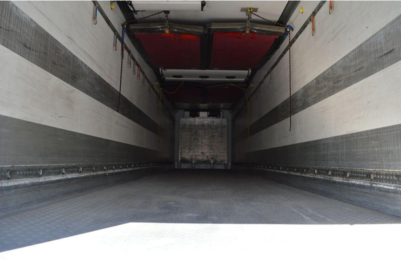 Schmitz Cargobull SKO 24REFRIGERATOR + LIFT ROLLER SHUTTER CARRIER VECTOR 1850Mtº - Semi-remorque frigorifique: photos 3 Schmitz Cargobull SKO 24REFRIGERATOR + LIFT ROLLER SHUTTER CARRIER VECTOR 1850Mtº - Semi-remorque frigorifique: photos 3