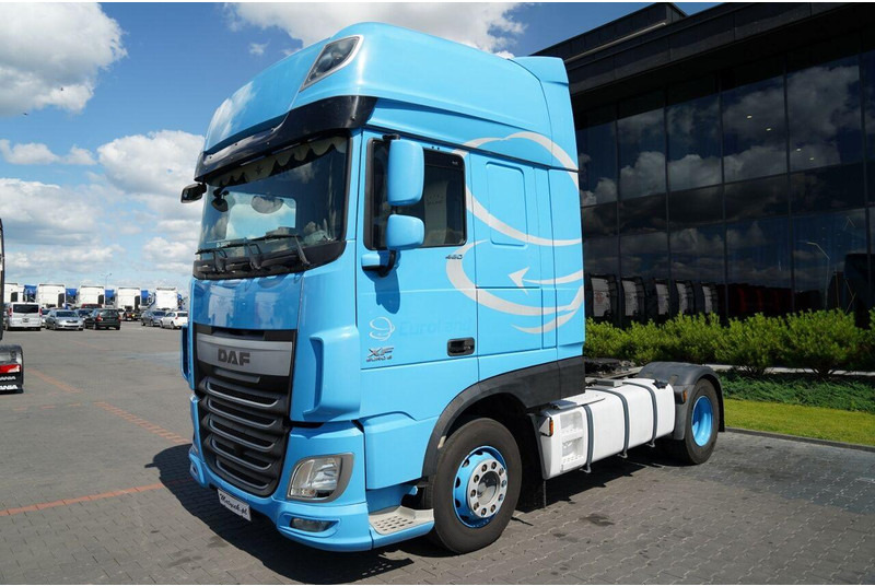 DAF XF 460 / SUPER SPACE CAB / RETARDER / EURO 6 / 2015 YEAR - Tracteur routier: photos 4 DAF XF 460 / SUPER SPACE CAB / RETARDER / EURO 6 / 2015 YEAR - Tracteur routier: photos 4