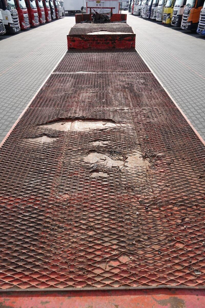 Semi-remorque surbaissé Verem NACZEPA LAWETA NISKOPODWOZIE / NAJAZDY HYDRAULICZNE / 3 OSIOWA /: photos 19