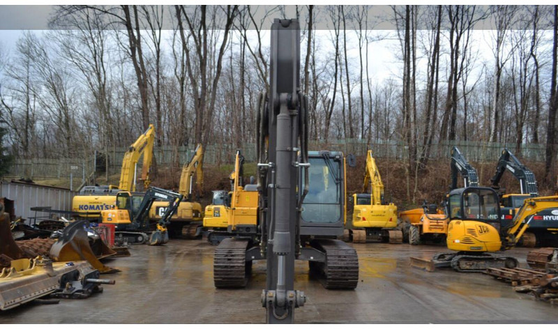 Volvo EC200 - Pelle sur chenille: photos 5 Volvo EC200 - Pelle sur chenille: photos 5