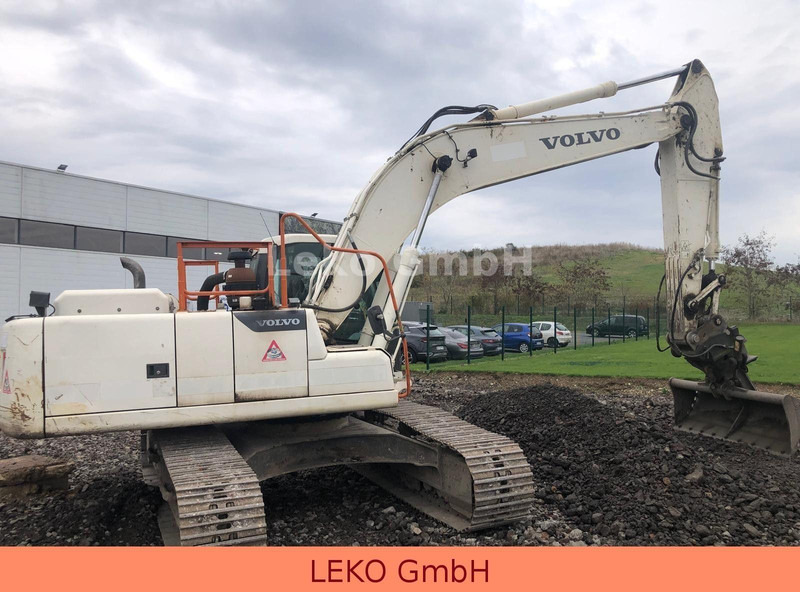 Volvo EC220DL - Pelle sur chenille: photos 2 Volvo EC220DL - Pelle sur chenille: photos 2