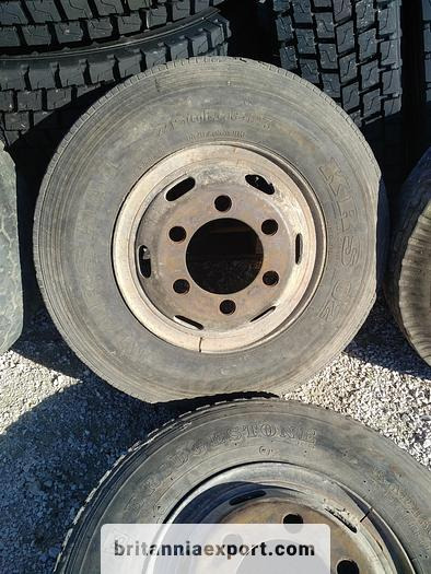 TOYOTA 4 x used 7.50-16 LT tyres on 6 studs rims for Toyota Dyna 300 - Roue complète: photos 4 TOYOTA 4 x used 7.50-16 LT tyres on 6 studs rims for Toyota Dyna 300 - Roue complète: photos 4