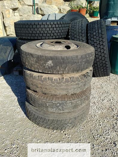TOYOTA 4 x used 7.50-16 LT tyres on 6 studs rims for Toyota Dyna 300 - Roue complète: photos 2 TOYOTA 4 x used 7.50-16 LT tyres on 6 studs rims for Toyota Dyna 300 - Roue complète: photos 2
