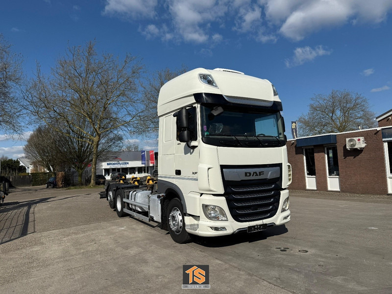 DAF XF 480 FAN SSC - RETARDER - BDF - KLIMA - GERMAN TRUCK - TOP! - Camion porte-conteneur/ Caisse mobile: photos 2 DAF XF 480 FAN SSC - RETARDER - BDF - KLIMA - GERMAN TRUCK - TOP! - Camion porte-conteneur/ Caisse mobile: photos 2