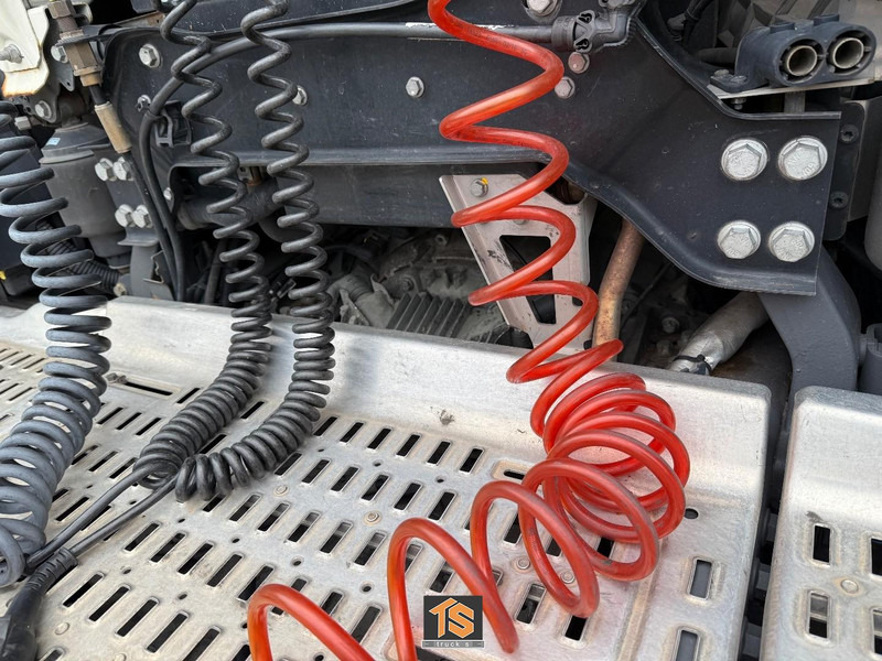 DAF XF 460 FT 2 TANKS - KLIMA - NL TOP TRUCK - Tracteur routier: photos 4 DAF XF 460 FT 2 TANKS - KLIMA - NL TOP TRUCK - Tracteur routier: photos 4