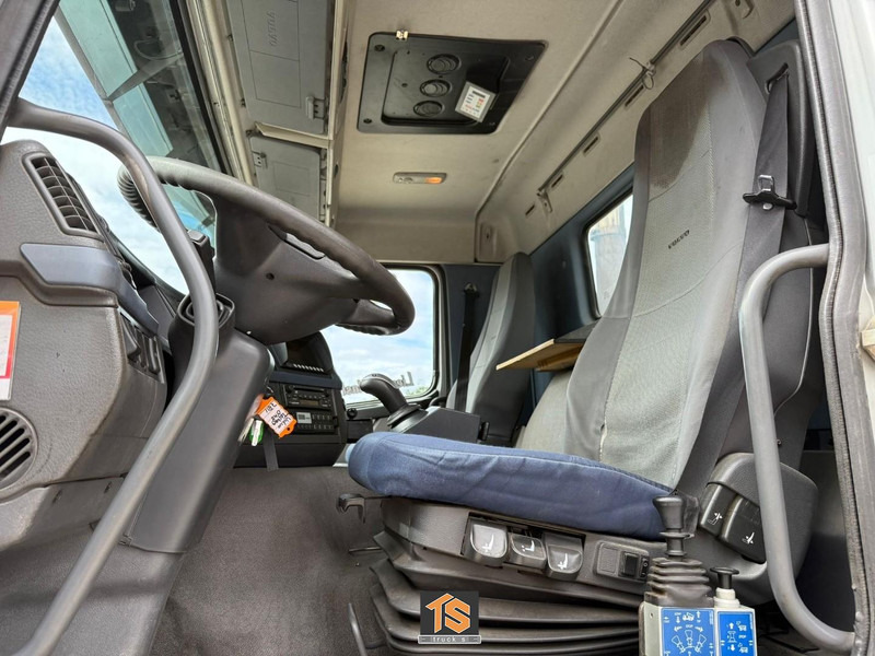 Volvo FM2000-T TERBERG 8X8 - EURO 5 - AUTOMATIC - KIPPER/TIPPER - NL TRUCK - ISOLATED HARDOX - TOP! - Camion benne: photos 4 Volvo FM2000-T TERBERG 8X8 - EURO 5 - AUTOMATIC - KIPPER/TIPPER - NL TRUCK - ISOLATED HARDOX - TOP! - Camion benne: photos 4