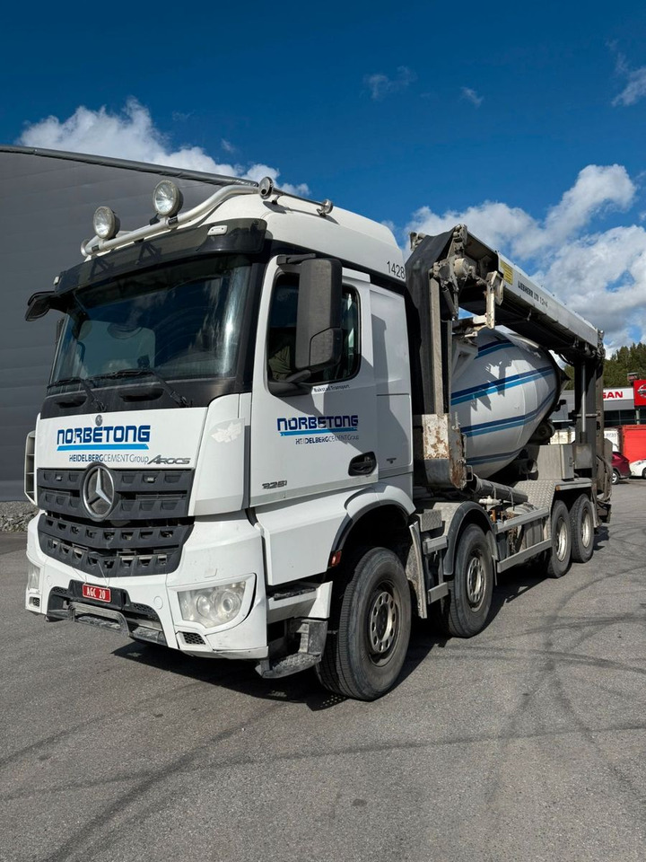 Mercedes-Benz 3251 / 9 m3 mixer + Liebher 12+4 - Camion malaxeur: photos 3 Mercedes-Benz 3251 / 9 m3 mixer + Liebher 12+4 - Camion malaxeur: photos 3