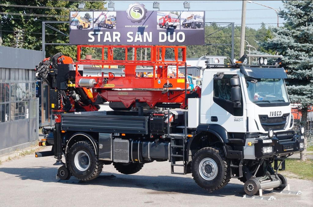 Iveco TRAKER 4x4 RAIL ROAD PALFINGER SCHIENEN TWO WAY - Camion avec nacelle: photos 2 Iveco TRAKER 4x4 RAIL ROAD PALFINGER SCHIENEN TWO WAY - Camion avec nacelle: photos 2