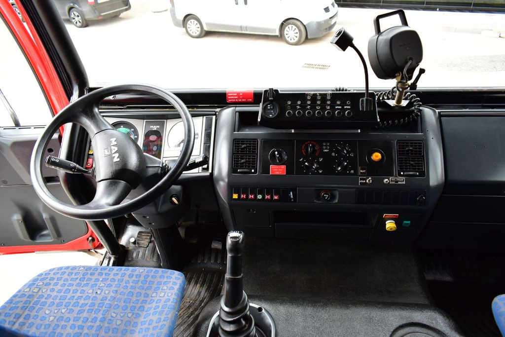 MAN LE 18.220 4x4 FIRETRUCK FEURWEHR !!!  — crédit-bail MAN LE 18.220 4x4 FIRETRUCK FEURWEHR !!!: photos 22