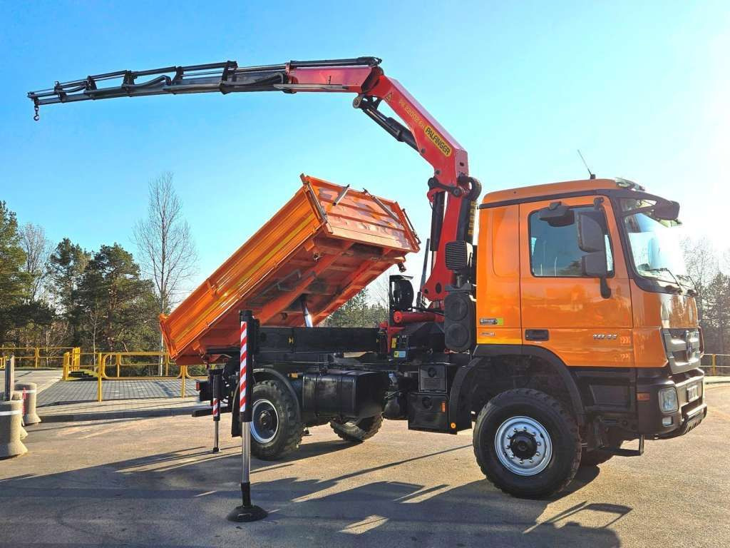 Mercedes-Benz ACTROS 1841 4x4 PALFINGER PK 22002 CRANE KIPER - Camion grue: photos 2 Mercedes-Benz ACTROS 1841 4x4 PALFINGER PK 22002 CRANE KIPER - Camion grue: photos 2