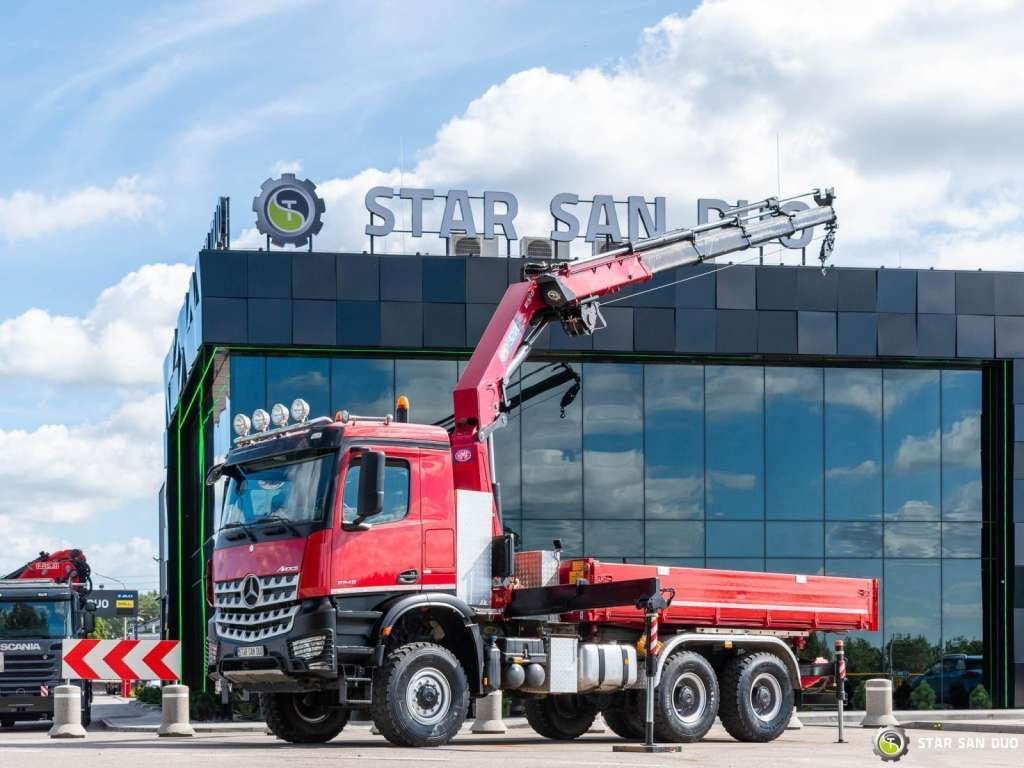 Mercedes-Benz AROCS 3345 6x6 HMF 3220 Winch Crane tipper - Camion grue: photos 3 Mercedes-Benz AROCS 3345 6x6 HMF 3220 Winch Crane tipper - Camion grue: photos 3