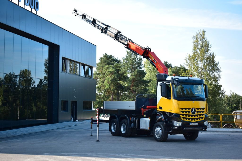 Mercedes-Benz AROCS 3345 6x6 PALFINGER PK 33002 EURO 6 KRAN - Camion grue, Camion plateau: photos 1 Mercedes-Benz AROCS 3345 6x6 PALFINGER PK 33002 EURO 6 KRAN - Camion grue, Camion plateau: photos 1