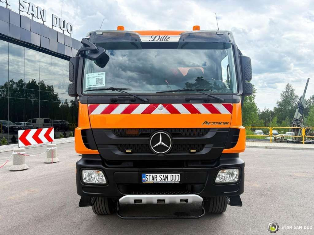 Camion benne Mercedes-Benz Actros 1841 AK 4x4 Hiab 288E-7 Crane Kipper: photos 10 Camion benne Mercedes-Benz Actros 1841 AK 4x4 Hiab 288E-7 Crane Kipper: photos 10