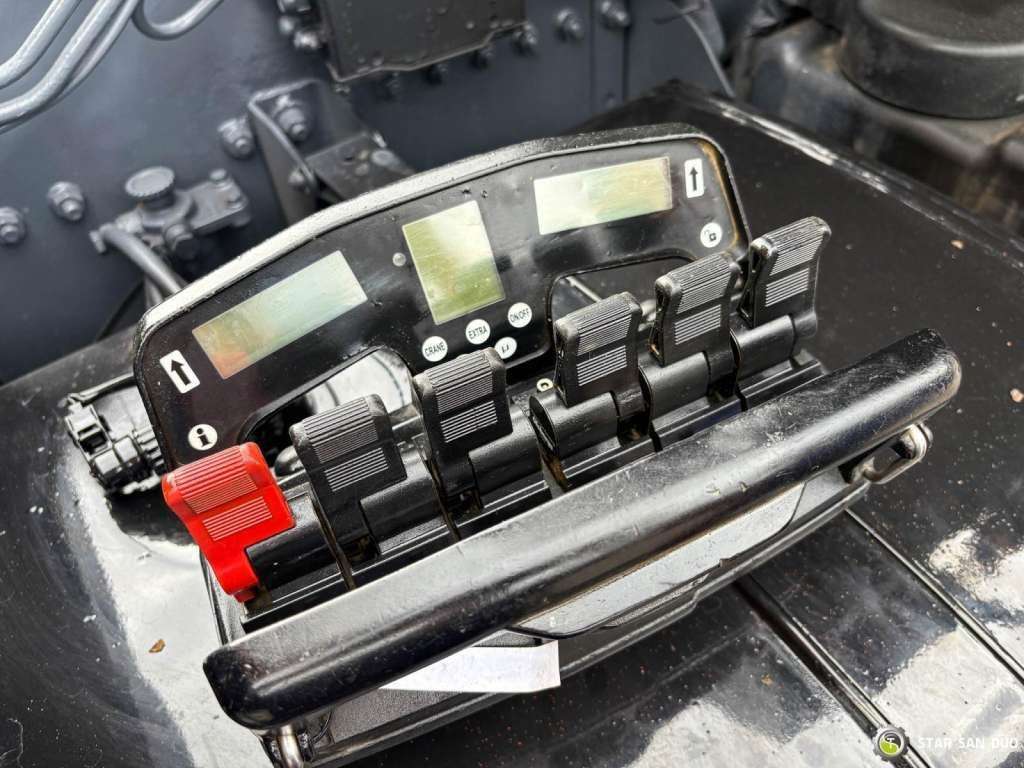 Camion benne Mercedes-Benz Actros 1841 AK 4x4 Hiab 288E-7 Crane Kipper: photos 27 Camion benne Mercedes-Benz Actros 1841 AK 4x4 Hiab 288E-7 Crane Kipper: photos 27