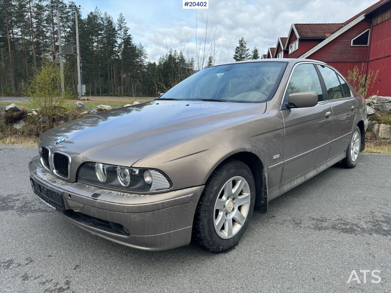BMW 520 - Voiture: photos 1 BMW 520 - Voiture: photos 1