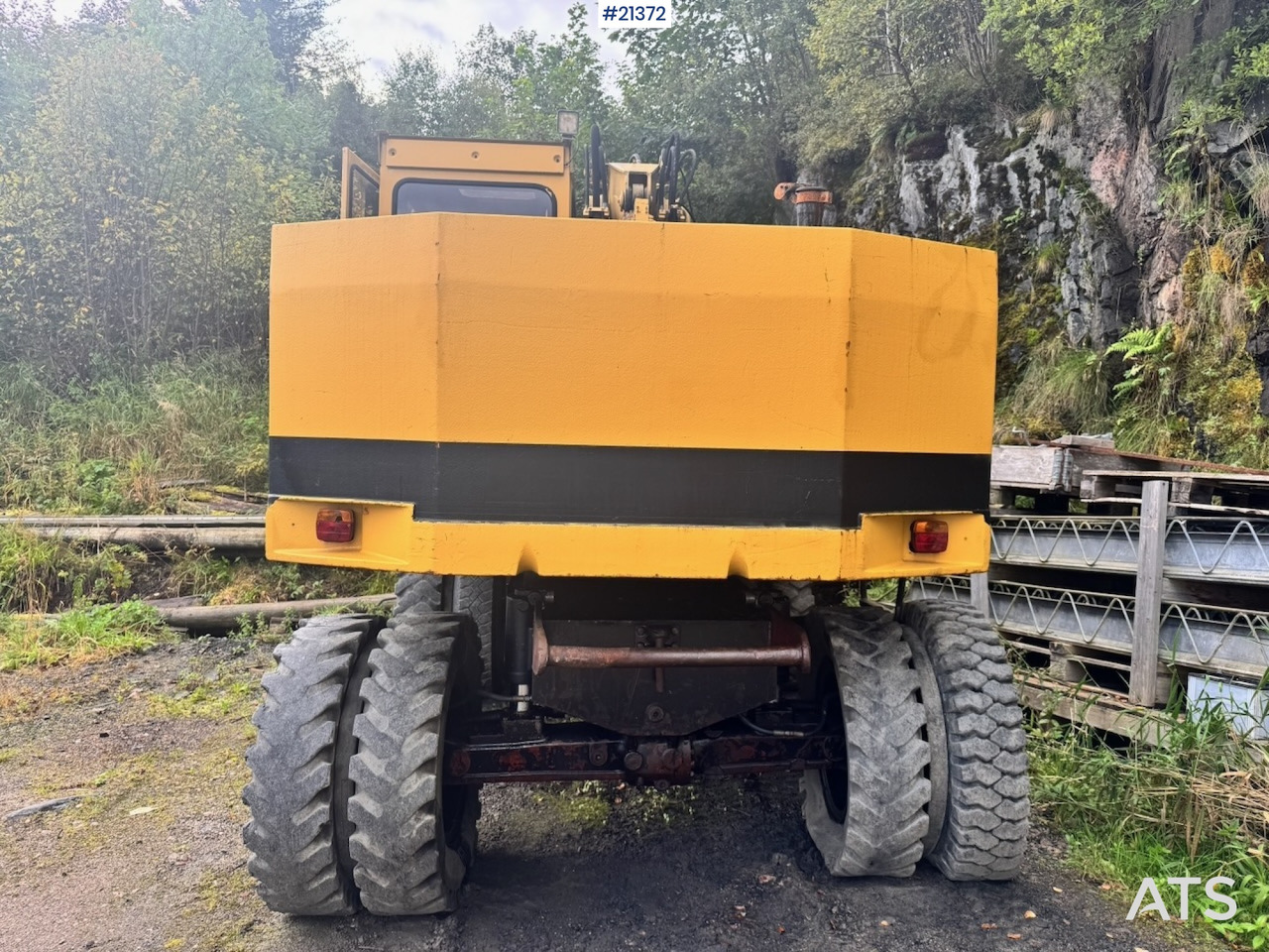 Caterpillar 212B - Pelle sur pneus: photos 4 Caterpillar 212B - Pelle sur pneus: photos 4