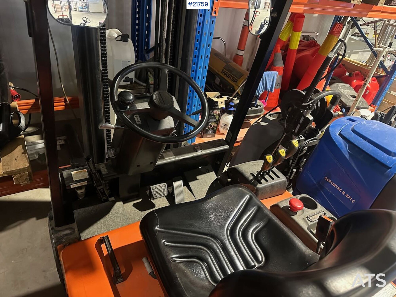 Daewoo B20T truck m/ 4,5 m løftehøyde - Semi-remorque surbaissé: photos 3 Daewoo B20T truck m/ 4,5 m løftehøyde - Semi-remorque surbaissé: photos 3