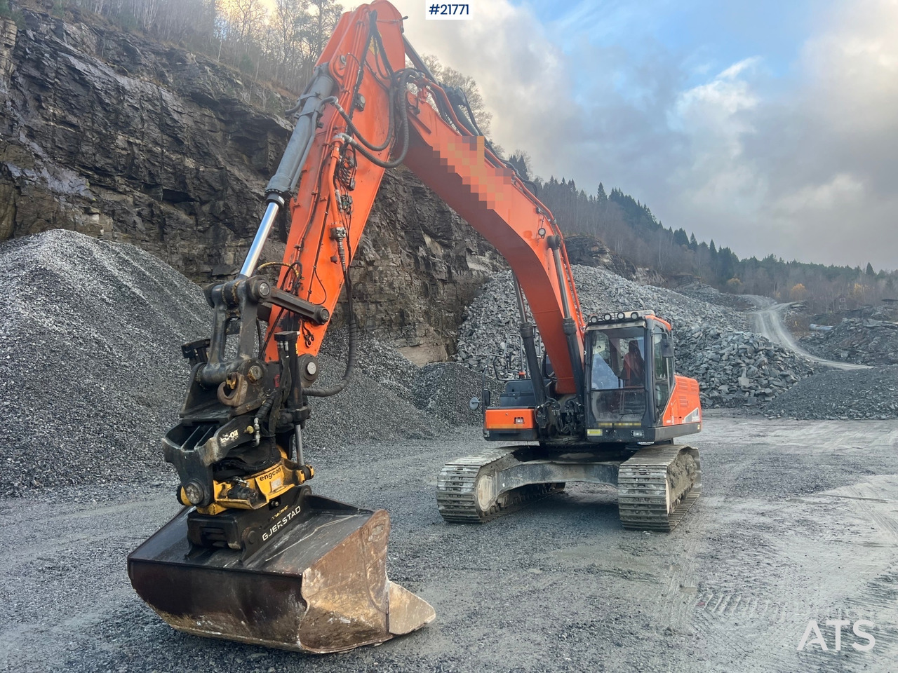 Doosan Dx300lc-5 Gravemaskin m/ rototilt og pusseskuffe - Pelle: photos 3 Doosan Dx300lc-5 Gravemaskin m/ rototilt og pusseskuffe - Pelle: photos 3