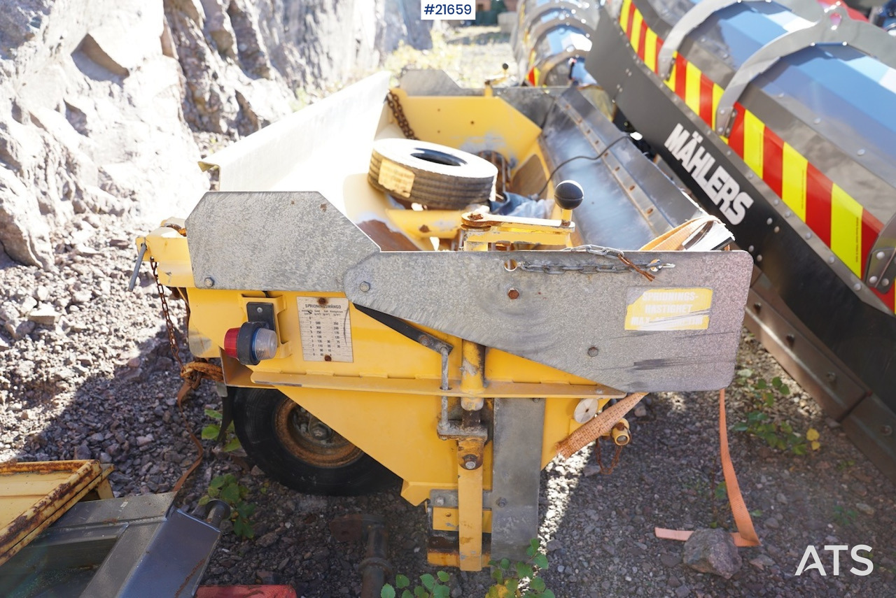 Falköping Falköping sandstrøer for lastebil type LB1000 - Epandeur de sable: photos 2 Falköping Falköping sandstrøer for lastebil type LB1000 - Epandeur de sable: photos 2