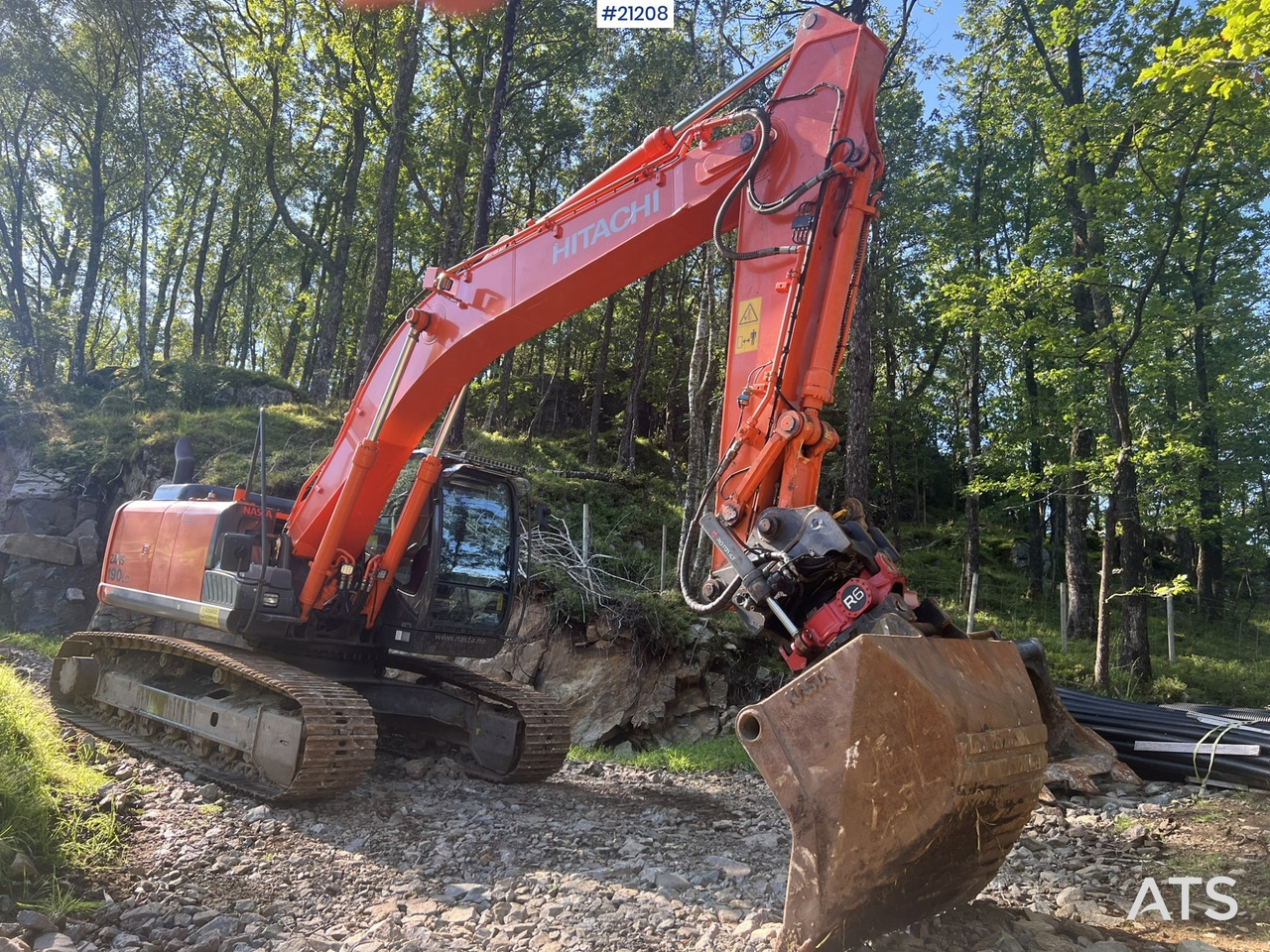 Hitachi zx190lc-5B gravemaskin m/ rototilt, pusseskuffe, graveskuffe og dyrkningsskuffe - Pelle sur chenille: photos 3 Hitachi zx190lc-5B gravemaskin m/ rototilt, pusseskuffe, graveskuffe og dyrkningsskuffe - Pelle sur chenille: photos 3