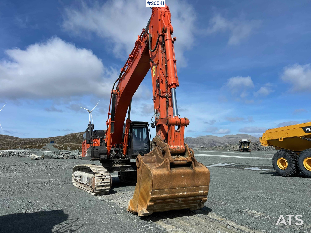 Pelle Hitachi zx530LCH-6 gravemaskin m/ graveskuffe. SE VIDEO: photos 7