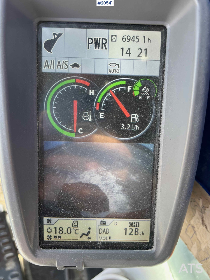 Pelle Hitachi zx530LCH-6 gravemaskin m/ graveskuffe. SE VIDEO: photos 39