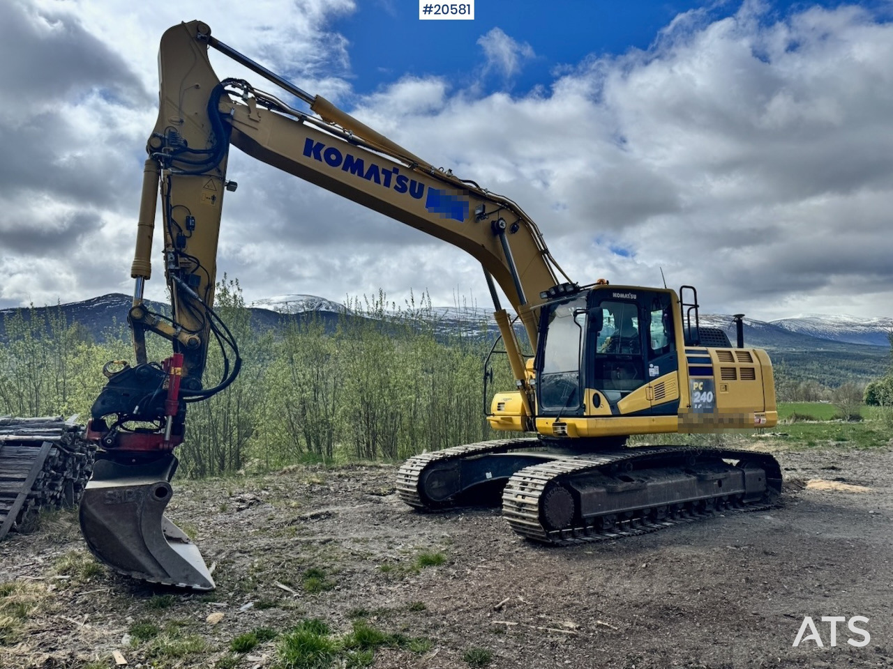 Komatsu PC240LC-10 - Pelle: photos 1 Komatsu PC240LC-10 - Pelle: photos 1