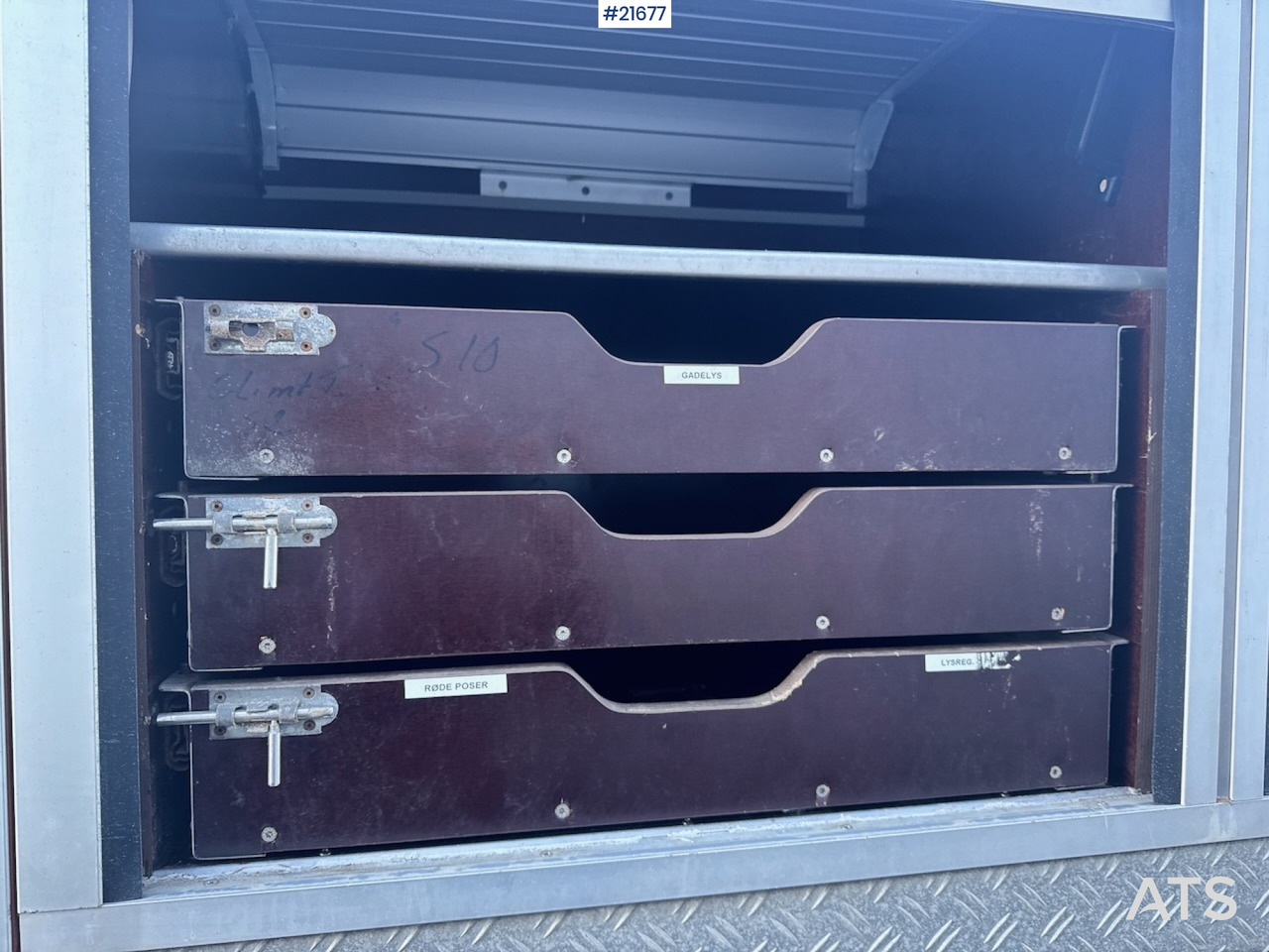 Camion avec nacelle Mercedes-Benz Mercedes Atego 4x2 18 meters Liftbil: photos 18 Camion avec nacelle Mercedes-Benz Mercedes Atego 4x2 18 meters Liftbil: photos 18