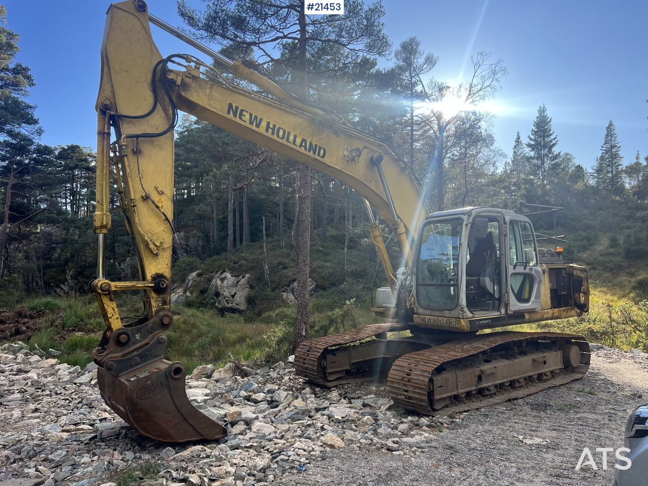 New Holland E215 Gravemaskin - Pelle sur chenille: photos 1 New Holland E215 Gravemaskin - Pelle sur chenille: photos 1