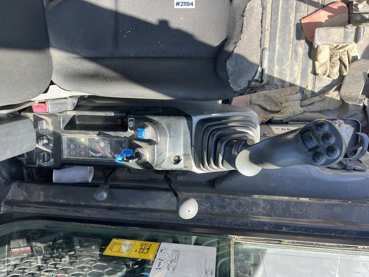 Pelle sur chenille New Holland E55B: photos 19