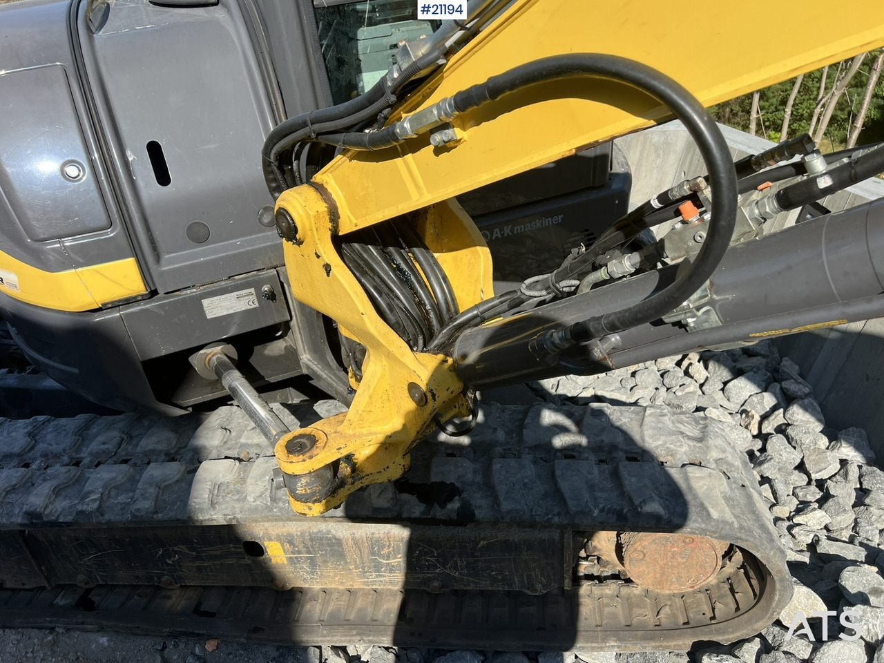 Pelle sur chenille New Holland E55B: photos 10