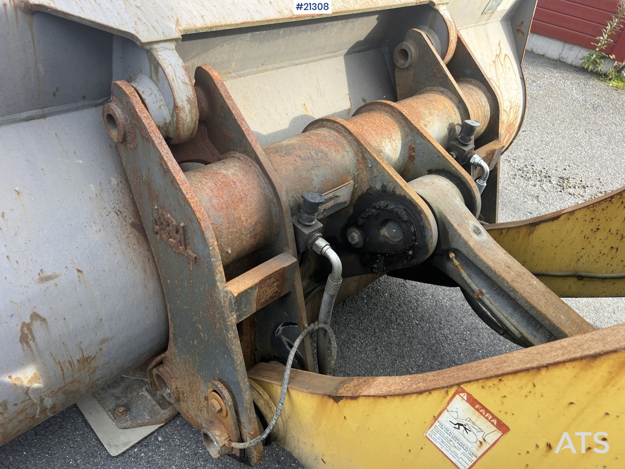 Chargeuse sur pneus New Holland w270B: photos 23