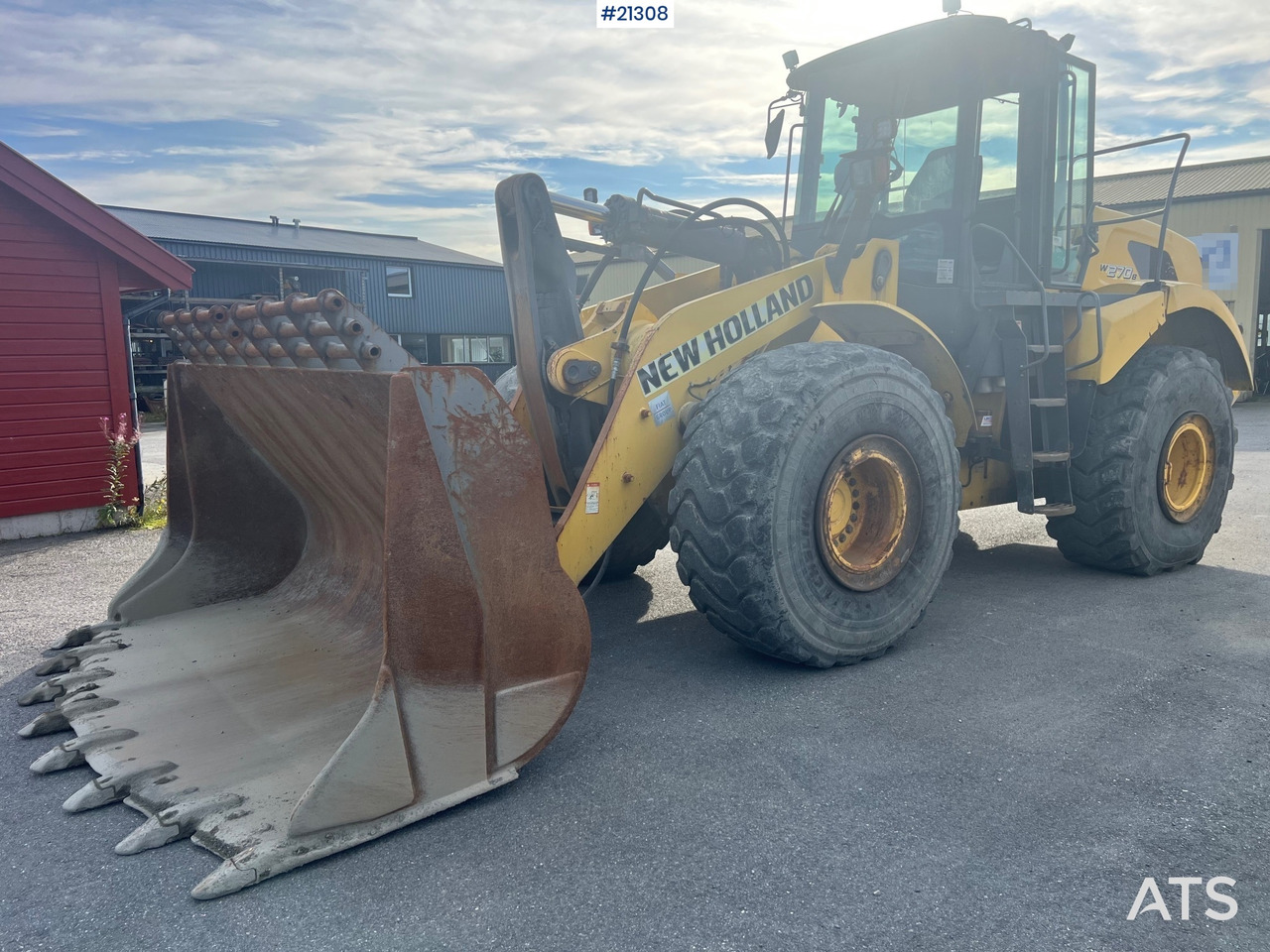 Chargeuse sur pneus New Holland w270B: photos 16