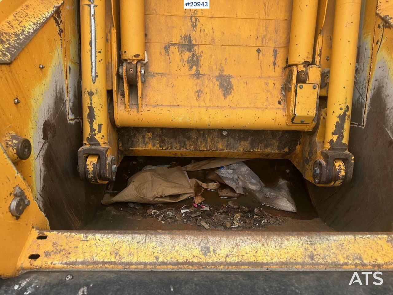 Volvo FM 370 6x2 – 3 kammers renovasjonsbil — crédit-bail Volvo FM 370 6x2 – 3 kammers renovasjonsbil: photos 18