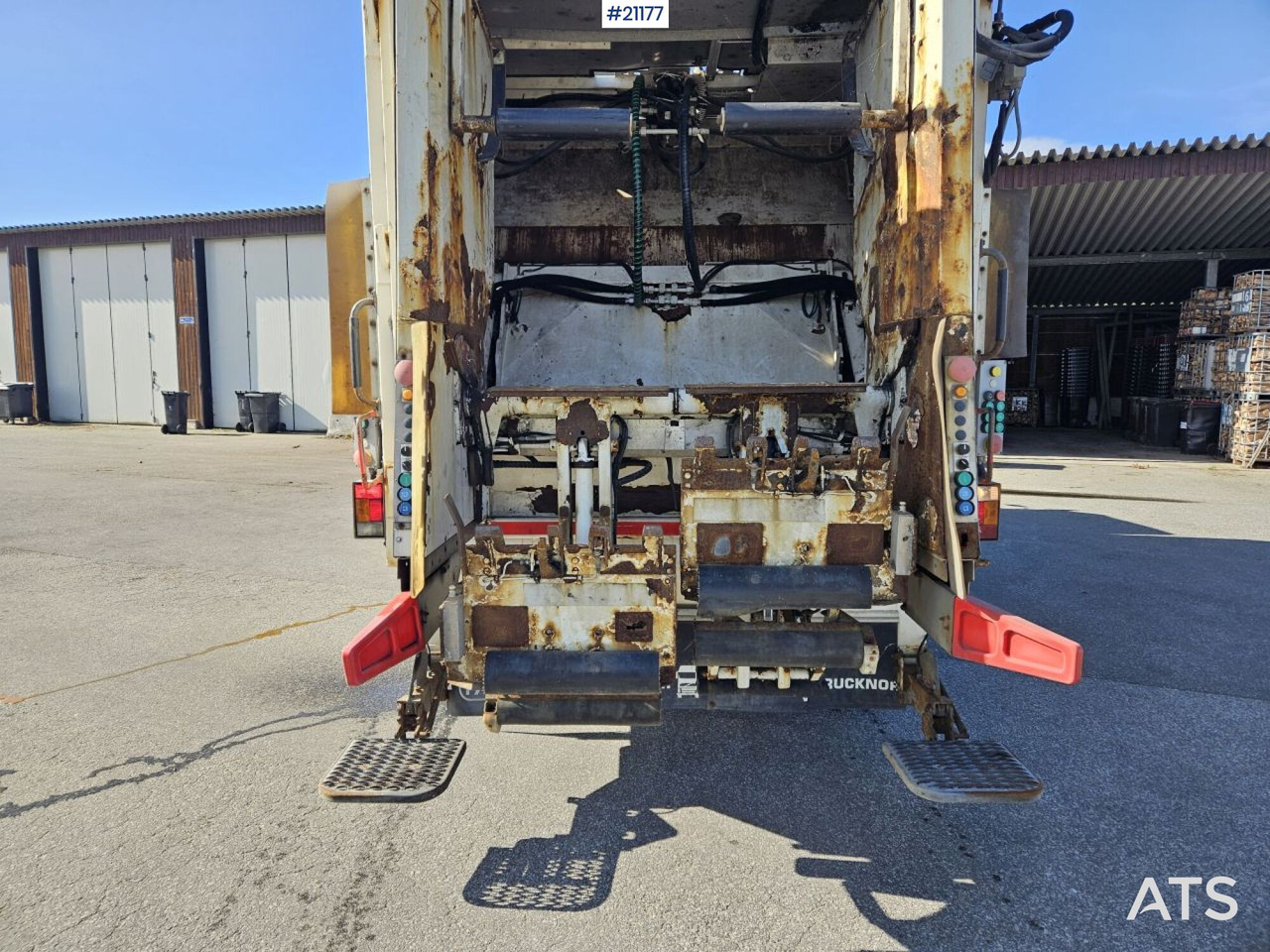 Volvo FM370 6x2 1-kammer komprimatorbil med Zoeller påbygg - Benne à ordures ménagères: photos 4 Volvo FM370 6x2 1-kammer komprimatorbil med Zoeller påbygg - Benne à ordures ménagères: photos 4