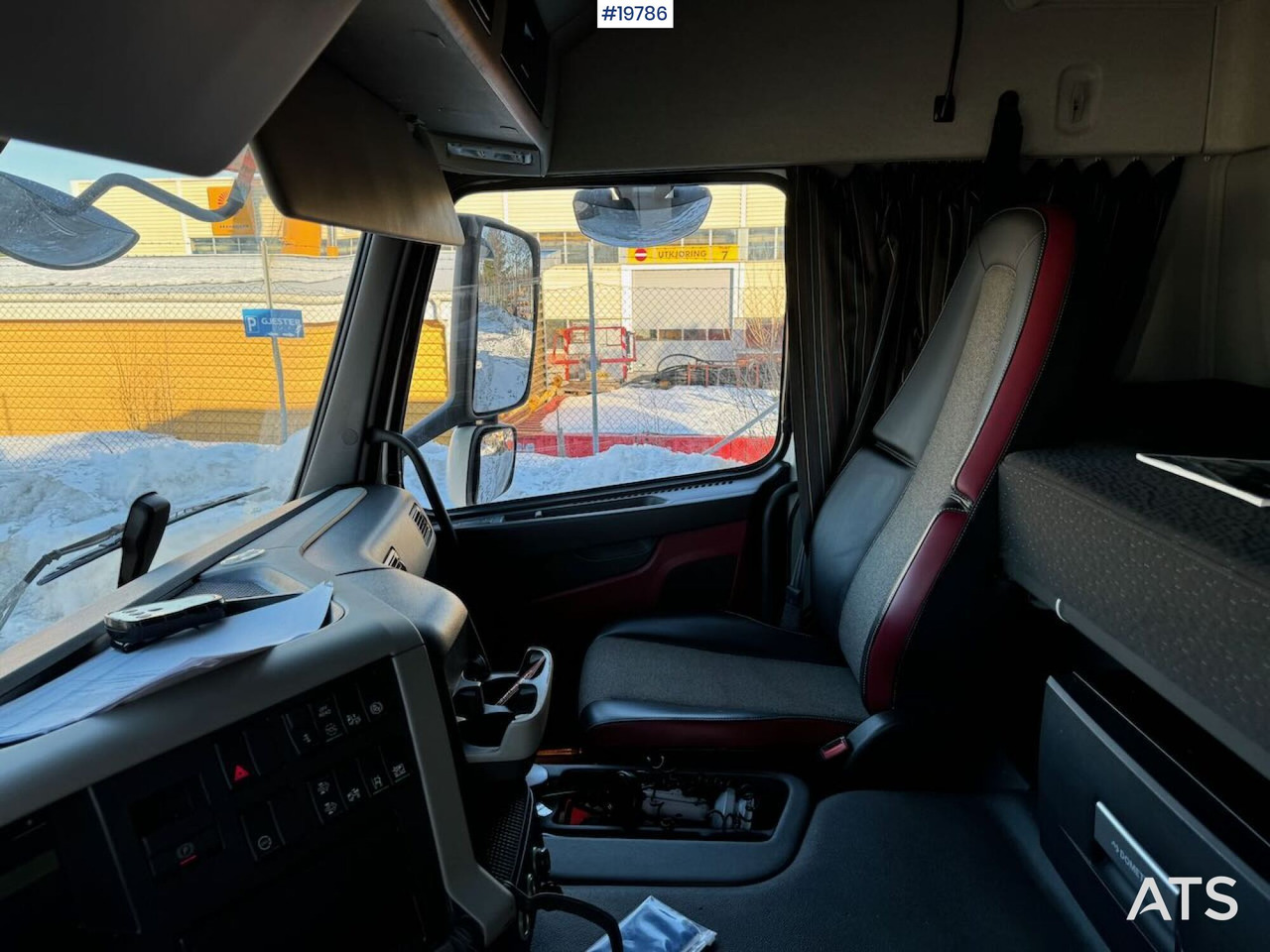Camion fourgon Volvo FM370: photos 24
