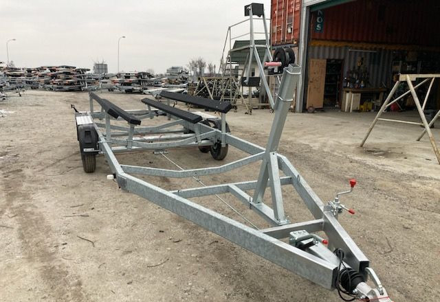 Boro Przyczepa PODŁODZIOWA 7,80M! - Remorque bateau: photos 1 Boro Przyczepa PODŁODZIOWA 7,80M! - Remorque bateau: photos 1