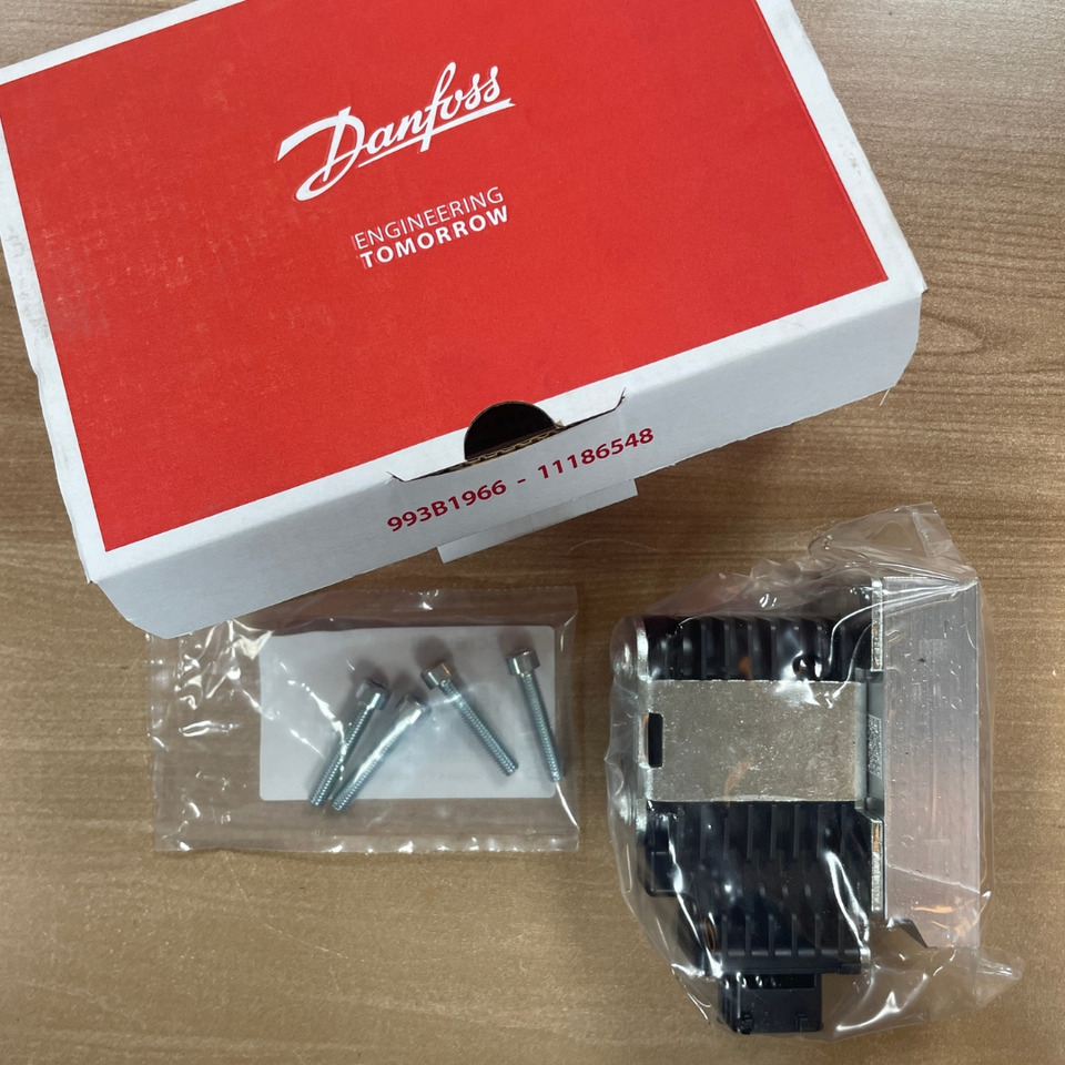 Danfoss Solenoid Valve 157B4735 - Valve hydraulique pour Grue auxiliaire: photos 4 Danfoss Solenoid Valve 157B4735 - Valve hydraulique pour Grue auxiliaire: photos 4