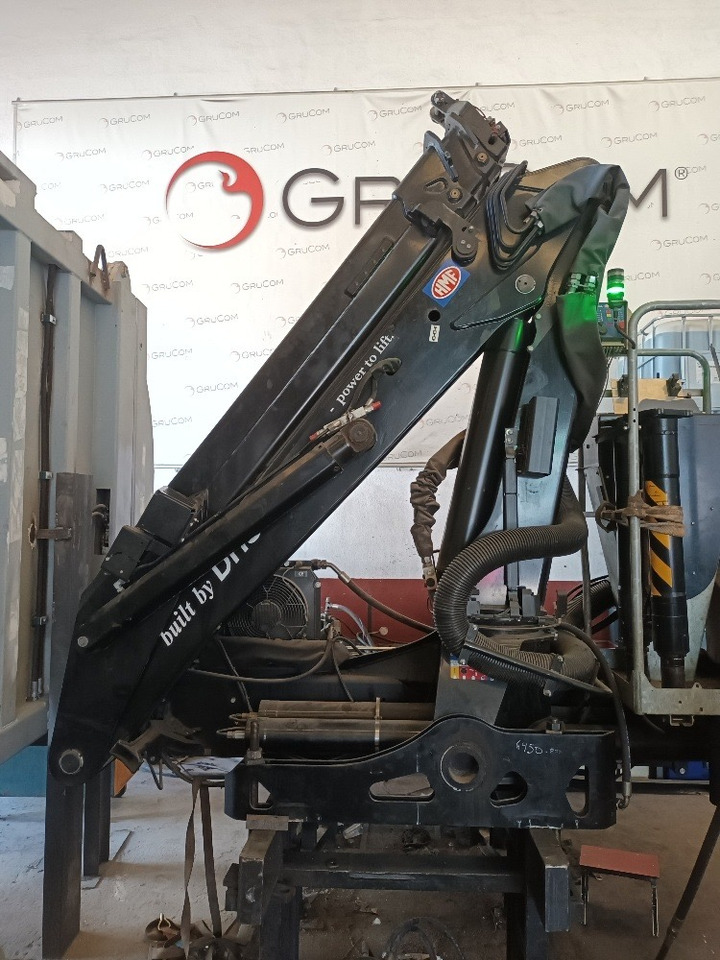 HMF 1643 - Grue auxiliaire: photos 2 HMF 1643 - Grue auxiliaire: photos 2