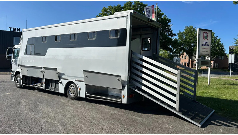 MAN TGM 15.250 5 horses and living brand Krismar - Camion chevaux: photos 4 MAN TGM 15.250 5 horses and living brand Krismar - Camion chevaux: photos 4