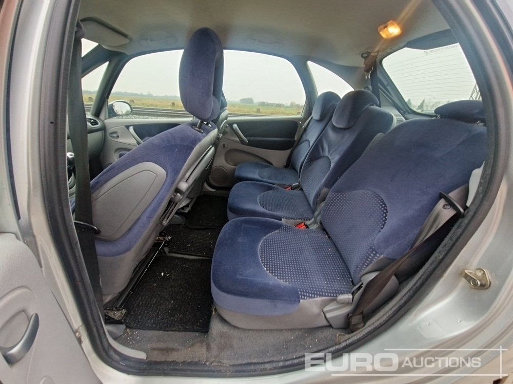 Voiture 2004 Citroen Xsara Picasso: photos 27