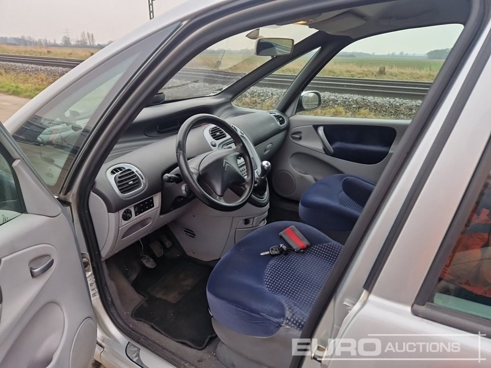 Voiture 2004 Citroen Xsara Picasso: photos 17