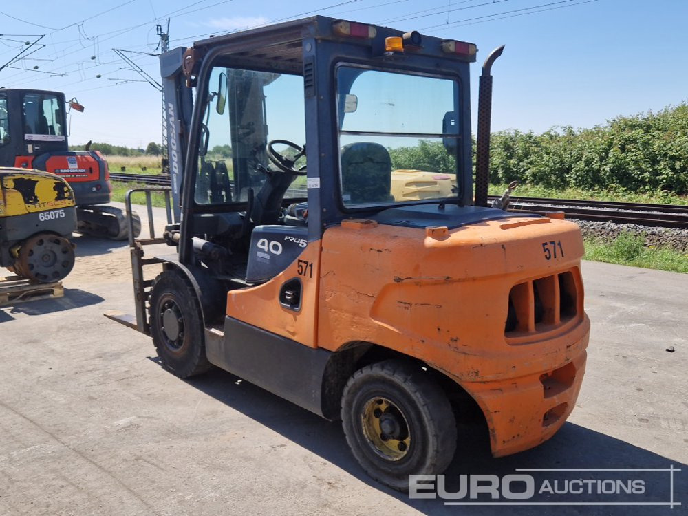 2008 Doosan D40SC5 - Chariot élévateur: photos 3 2008 Doosan D40SC5 - Chariot élévateur: photos 3