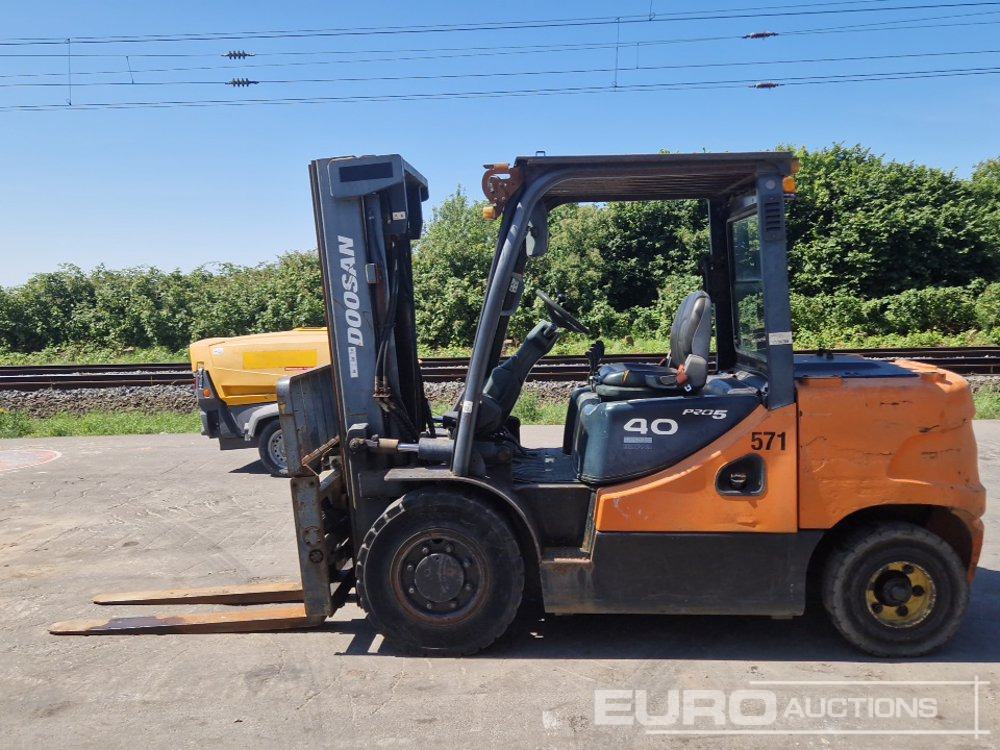 2008 Doosan D40SC5 - Chariot élévateur: photos 2 2008 Doosan D40SC5 - Chariot élévateur: photos 2