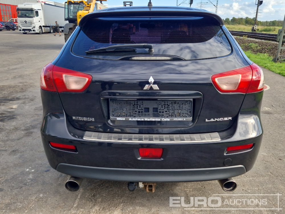 2010 Mitsubishi Lancer - Voiture: photos 4 2010 Mitsubishi Lancer - Voiture: photos 4