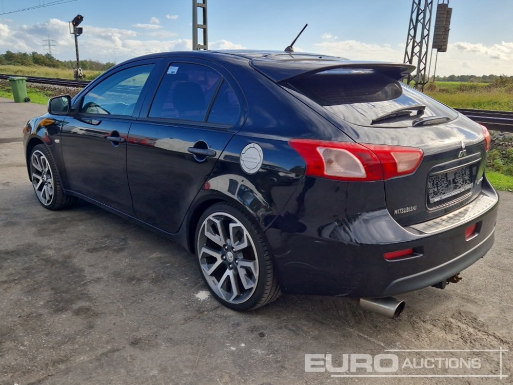 2010 Mitsubishi Lancer - Voiture: photos 3 2010 Mitsubishi Lancer - Voiture: photos 3