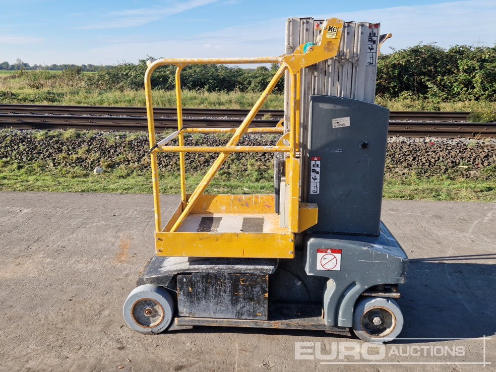 2011 JLG Toucan Electric Vertical Mast Lift - Nacelle: photos 2 2011 JLG Toucan Electric Vertical Mast Lift - Nacelle: photos 2