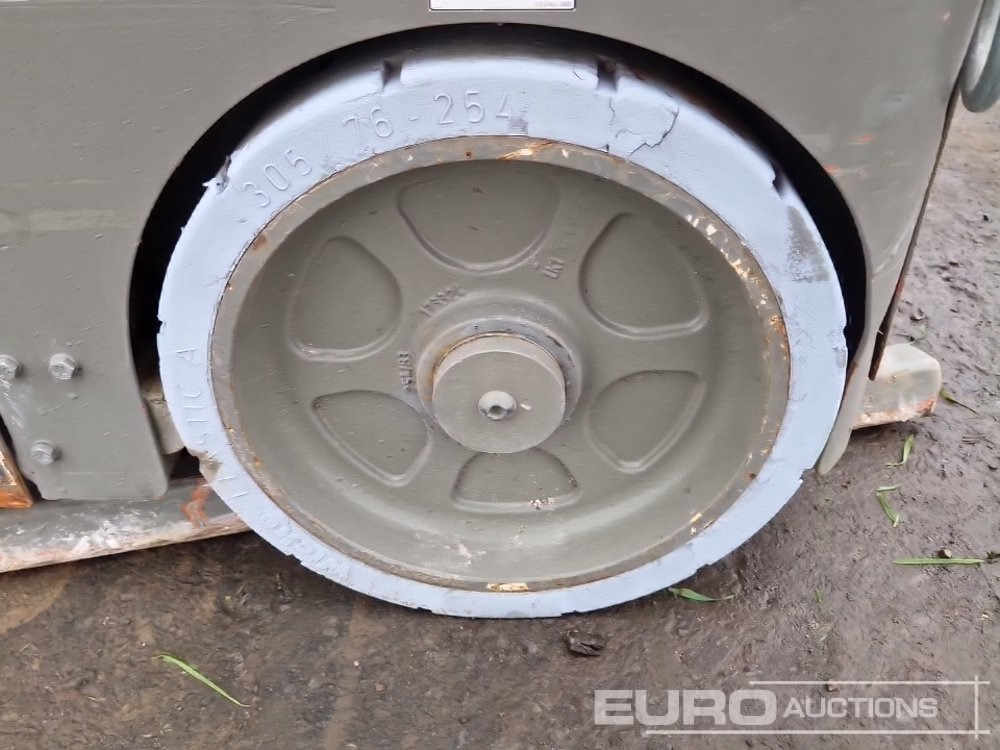 2013 Snorkel M1230E - Nacelle: photos 5 2013 Snorkel M1230E - Nacelle: photos 5